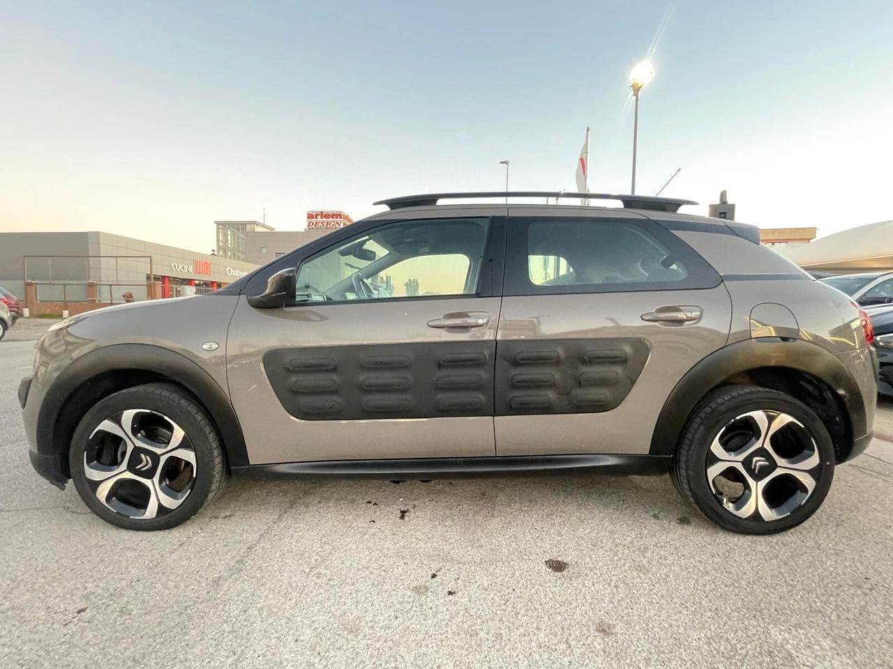 Citroen C4 Cactus BlueHDi 100 S&S ETG6 Shine