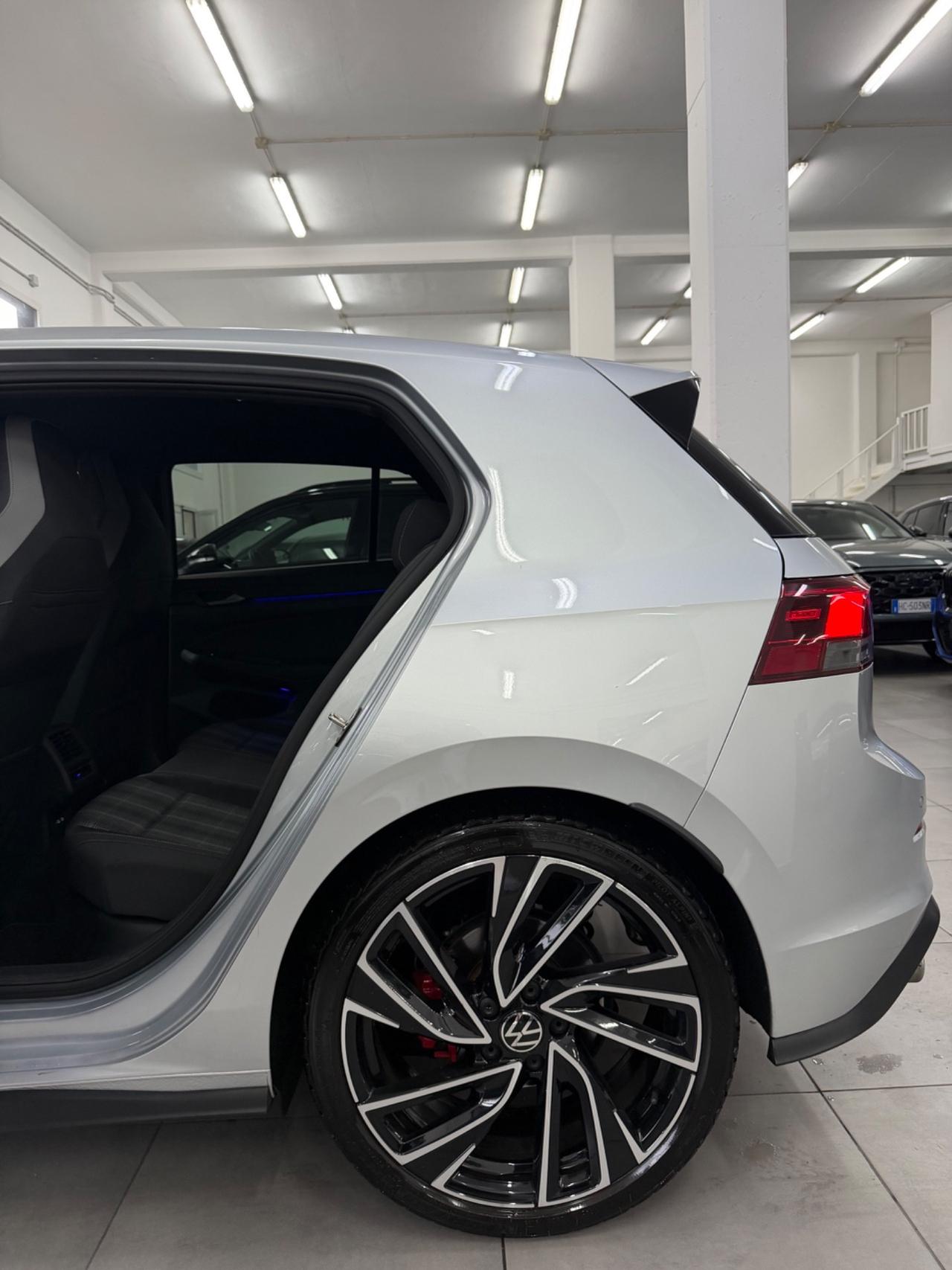 VW GOLF 8 2.0 200 Cv DSG GTD FINANZIABILE