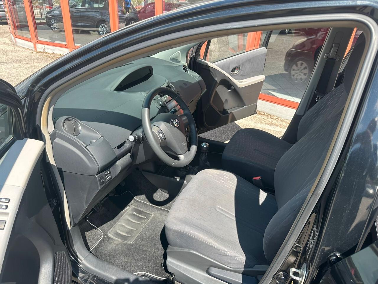 Toyota Yaris 1.3 5 porte Sol