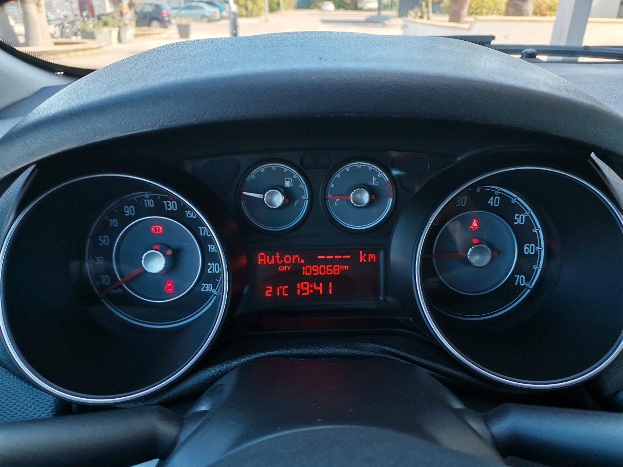 Fiat Punto 5 Porte Punto 5p 1.2 Young c/navi,radio