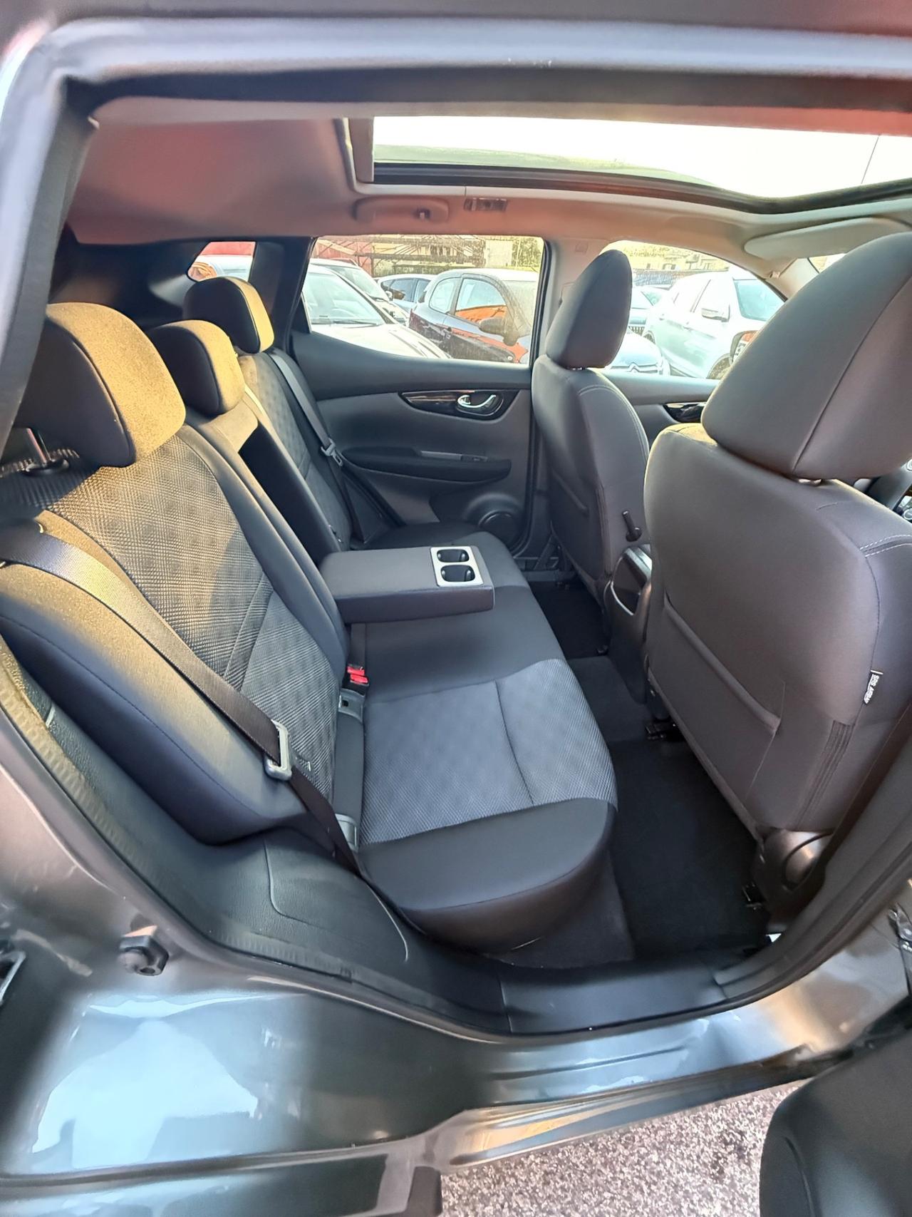 Qashqai 1.5 dCi Tekna-unipro( 58 mila km )-rate-garanzia