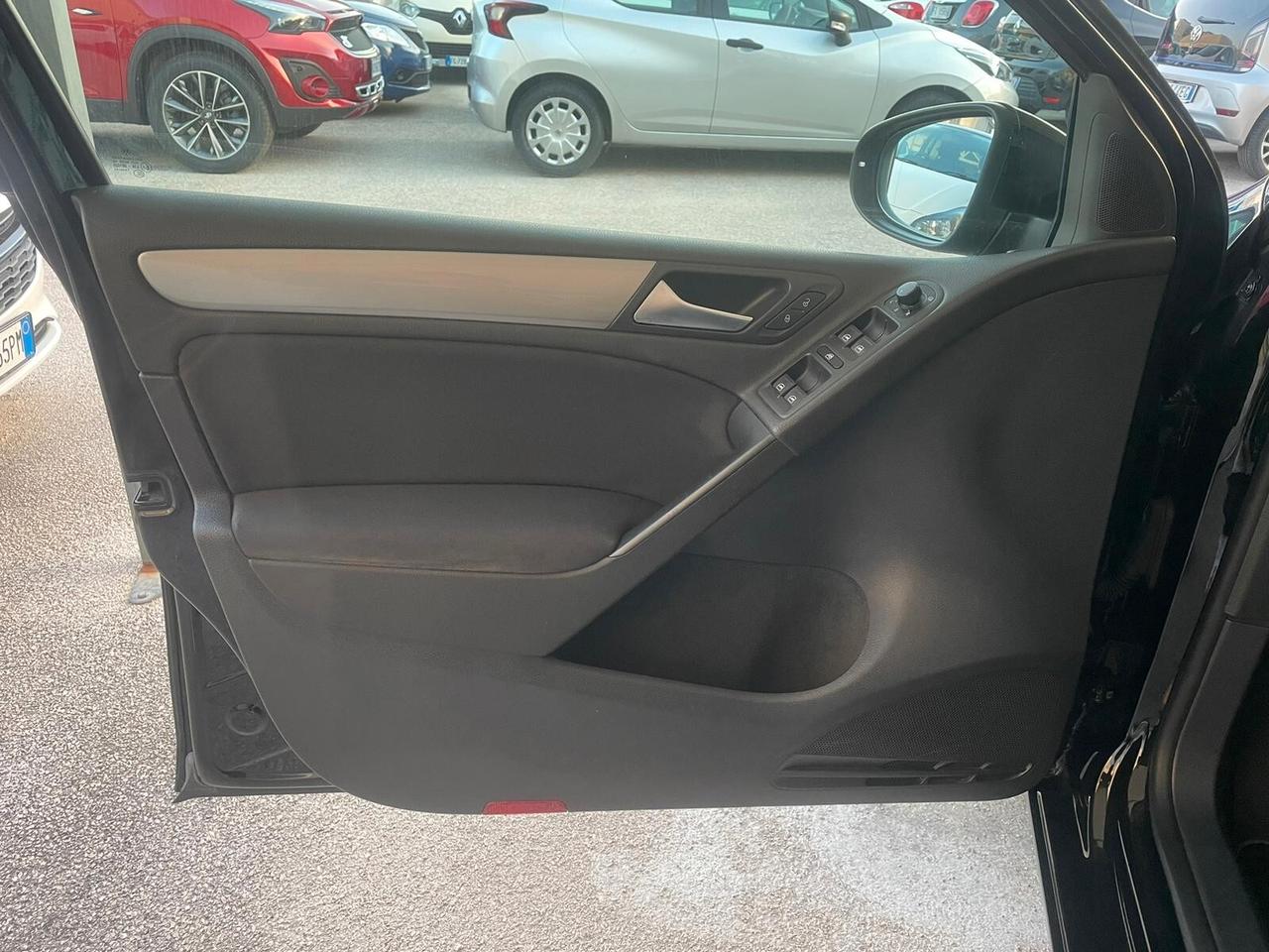 Volkswagen Golf 1.6 TDI DPF 5p. Highline