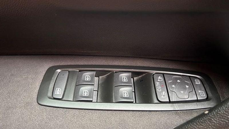 Renault Kadjar TCe 140CV FAP Black Edition