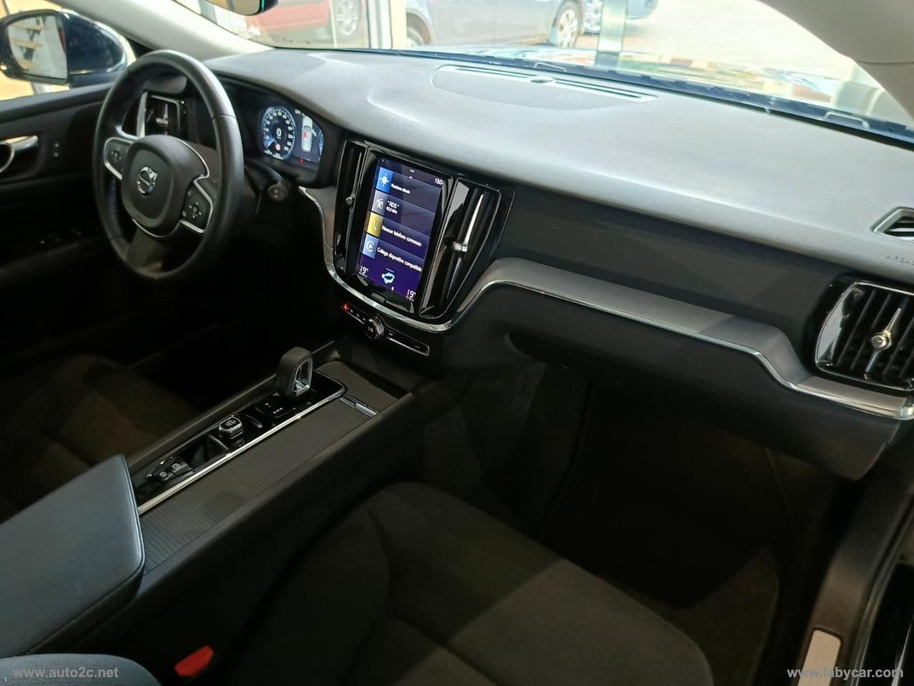 VOLVO V60 B4