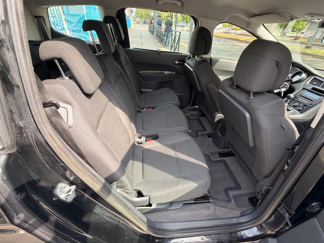 Peugeot 5008 1.6 HDi 112CV *7 POSTI*