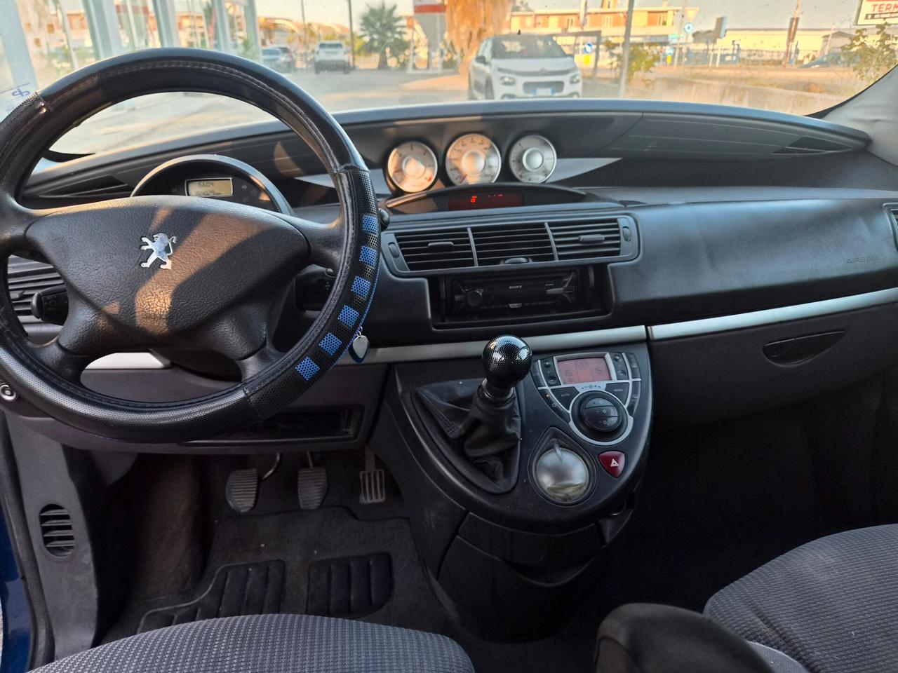 Peugeot 807 2.0 HDi S