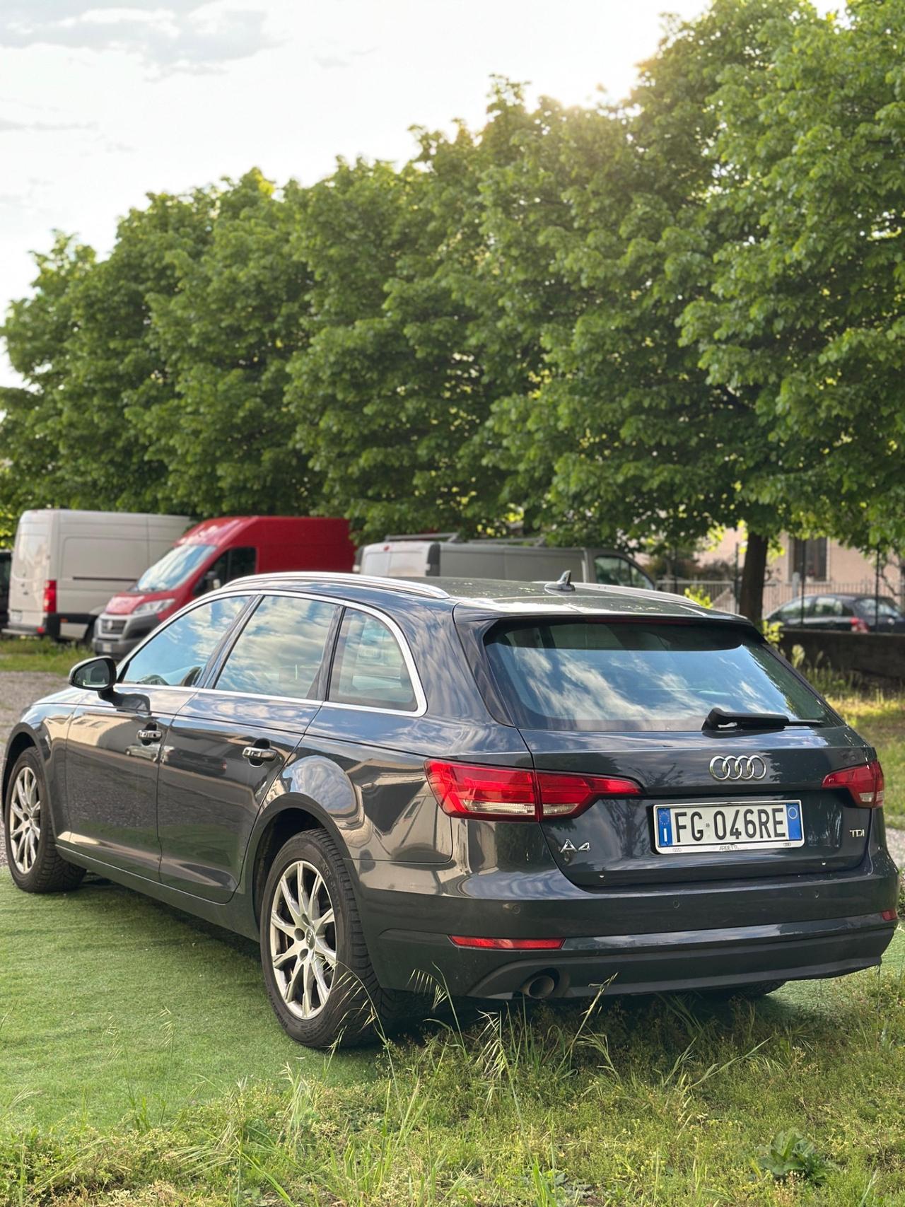 Audi A4 2.0 TDI 122 CV S tronic Business Sport