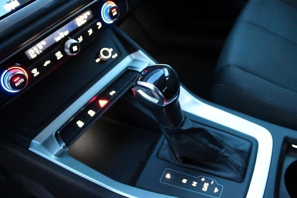 AUDI Q3 2.0 TDI Aut. *4 Telecamere *Matrix