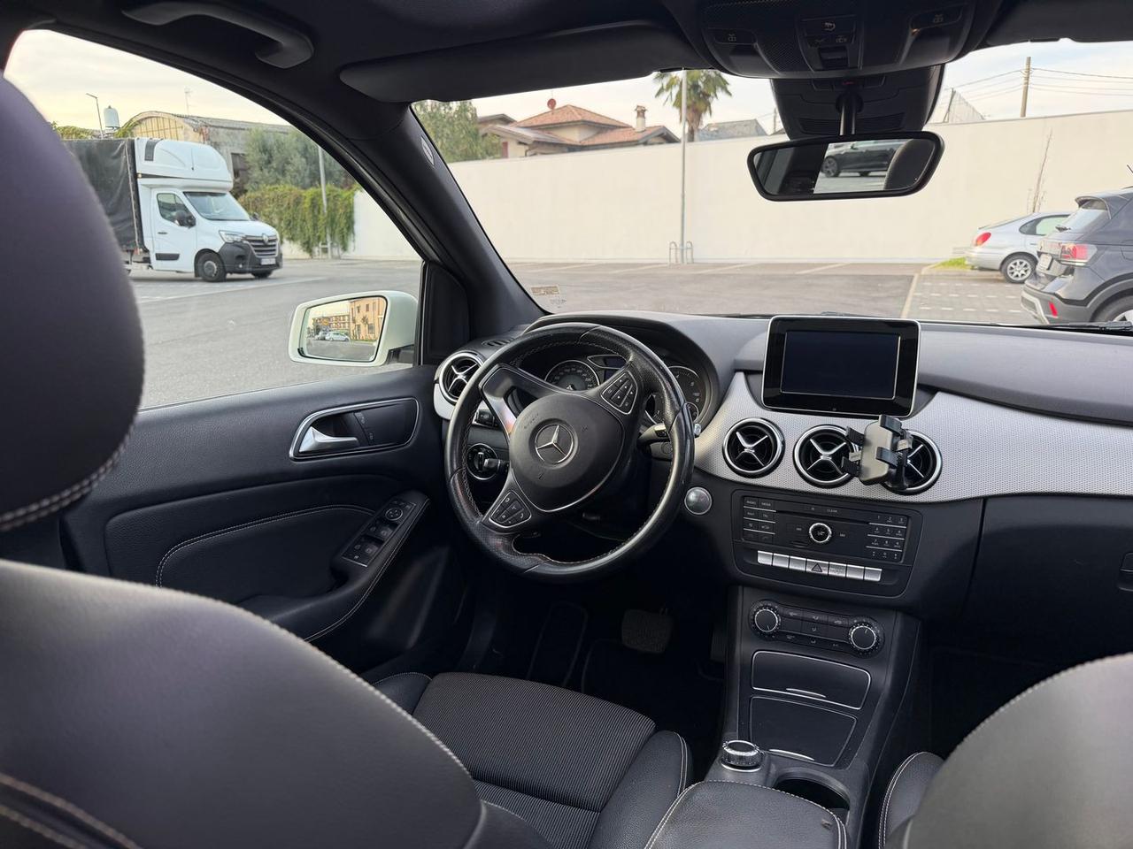 Mercedes-Benz 200 D Sport next #50363