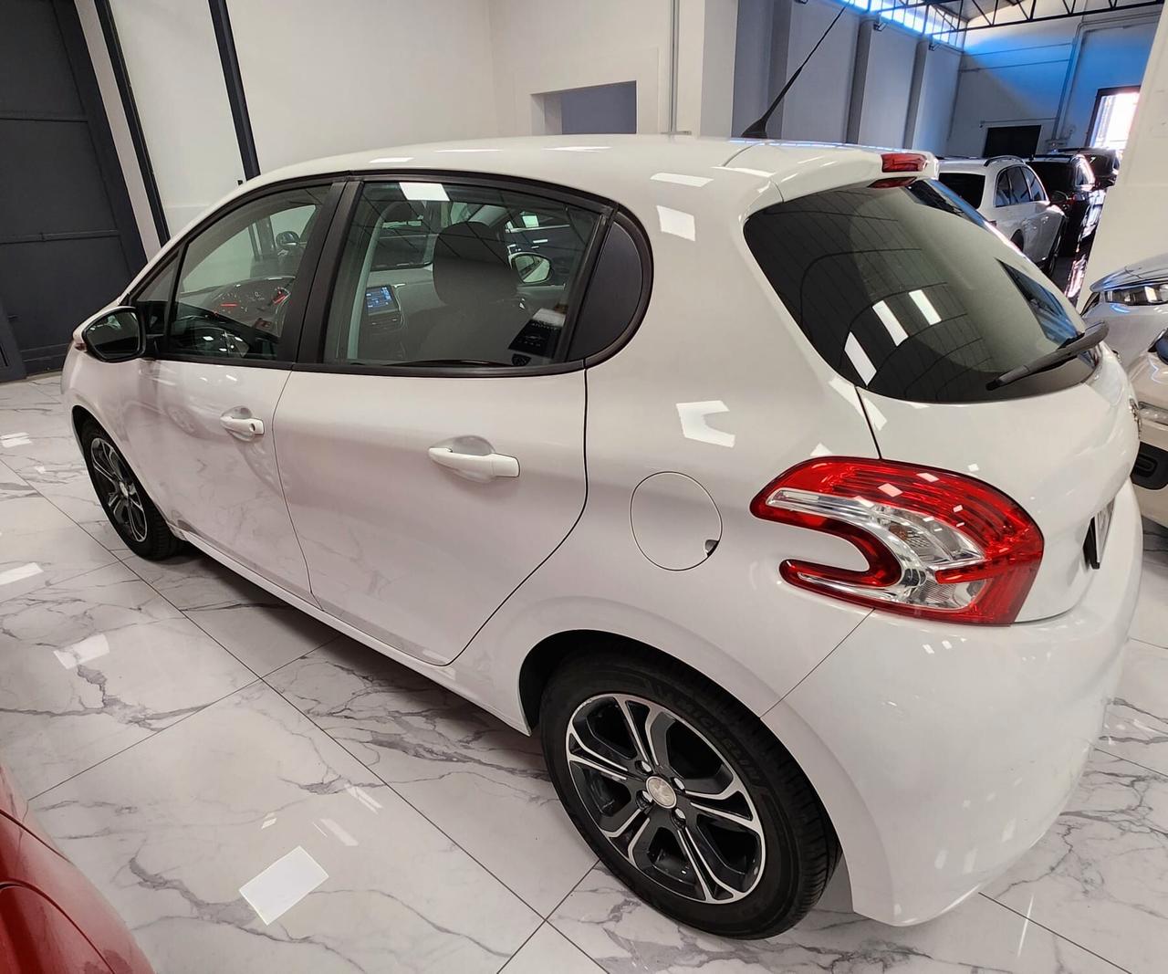 Peugeot 208 1.4 HDi 68 CV 5 porte Active