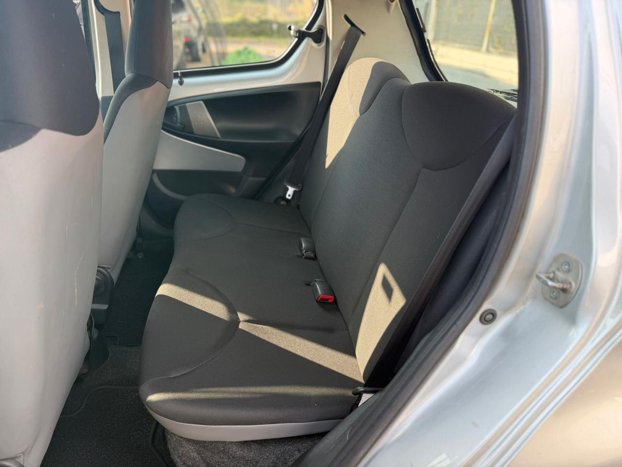 Toyota Aygo 1.0 12V VVT-i 5 porte Cool Soda Connect