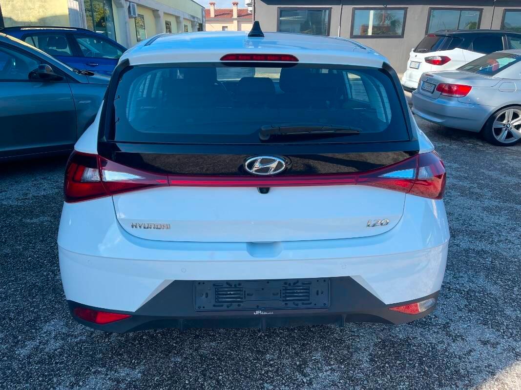 Hyundai i20 1.2 mpi Connectline Retrocamera LED