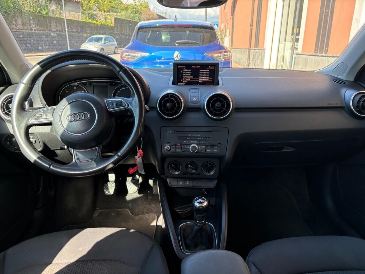 Audi A1 1.6 TDI 105 CV Attraction Sportback