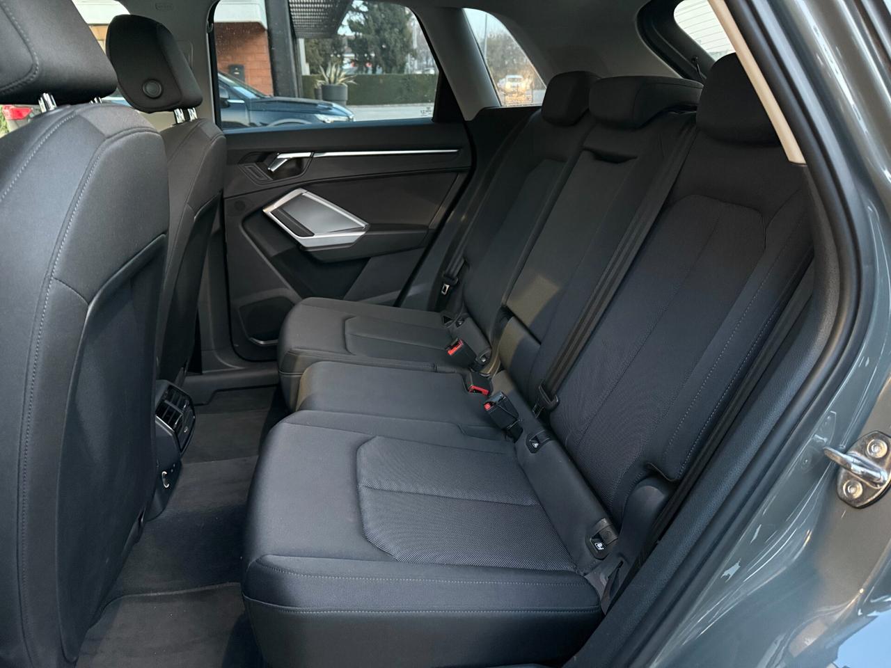 Audi Q3 35 TFSI Business