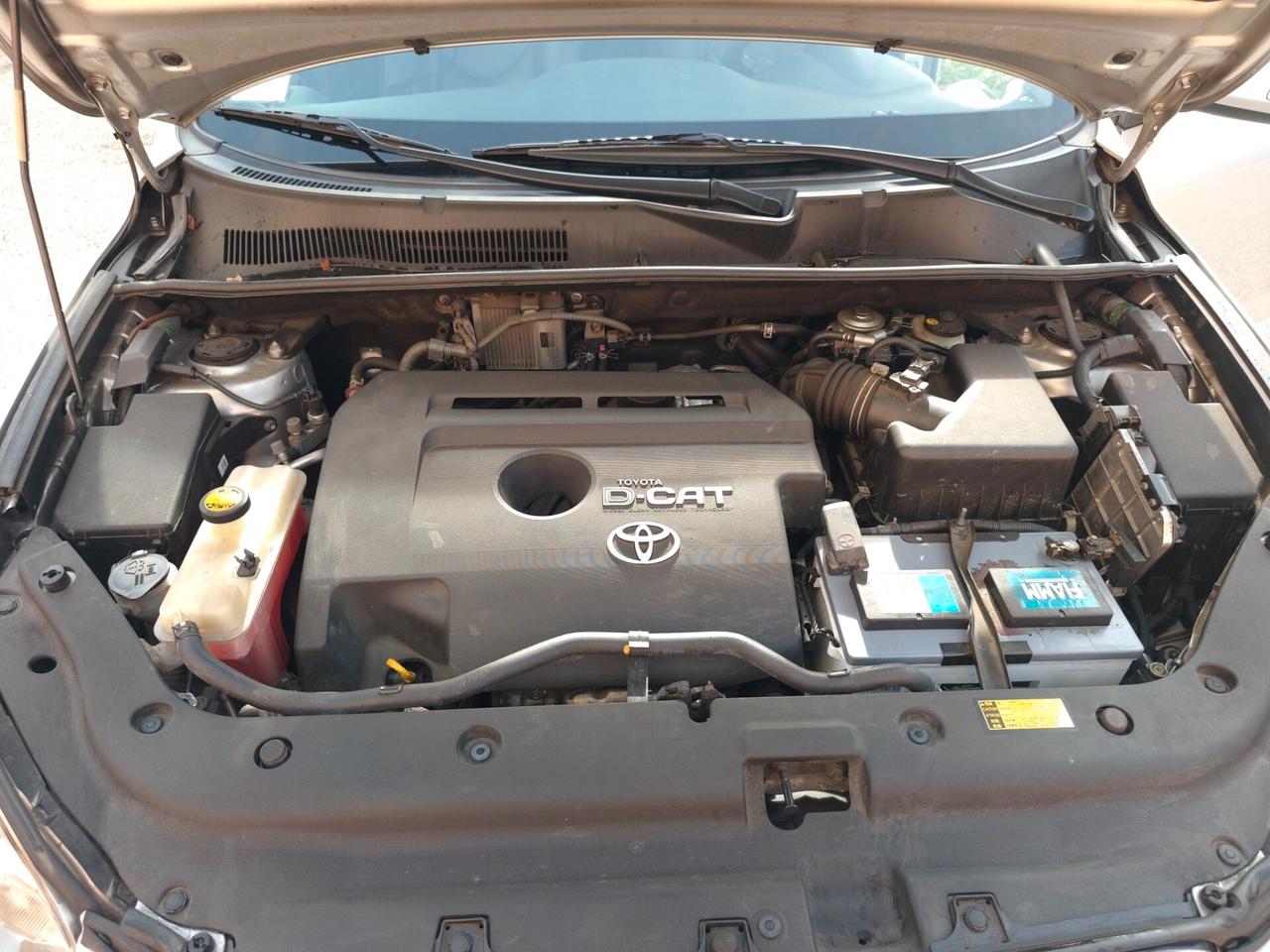 Toyota RAV4 4x4 automatico 2.2 D-Cat A/T 150 CV Luxury