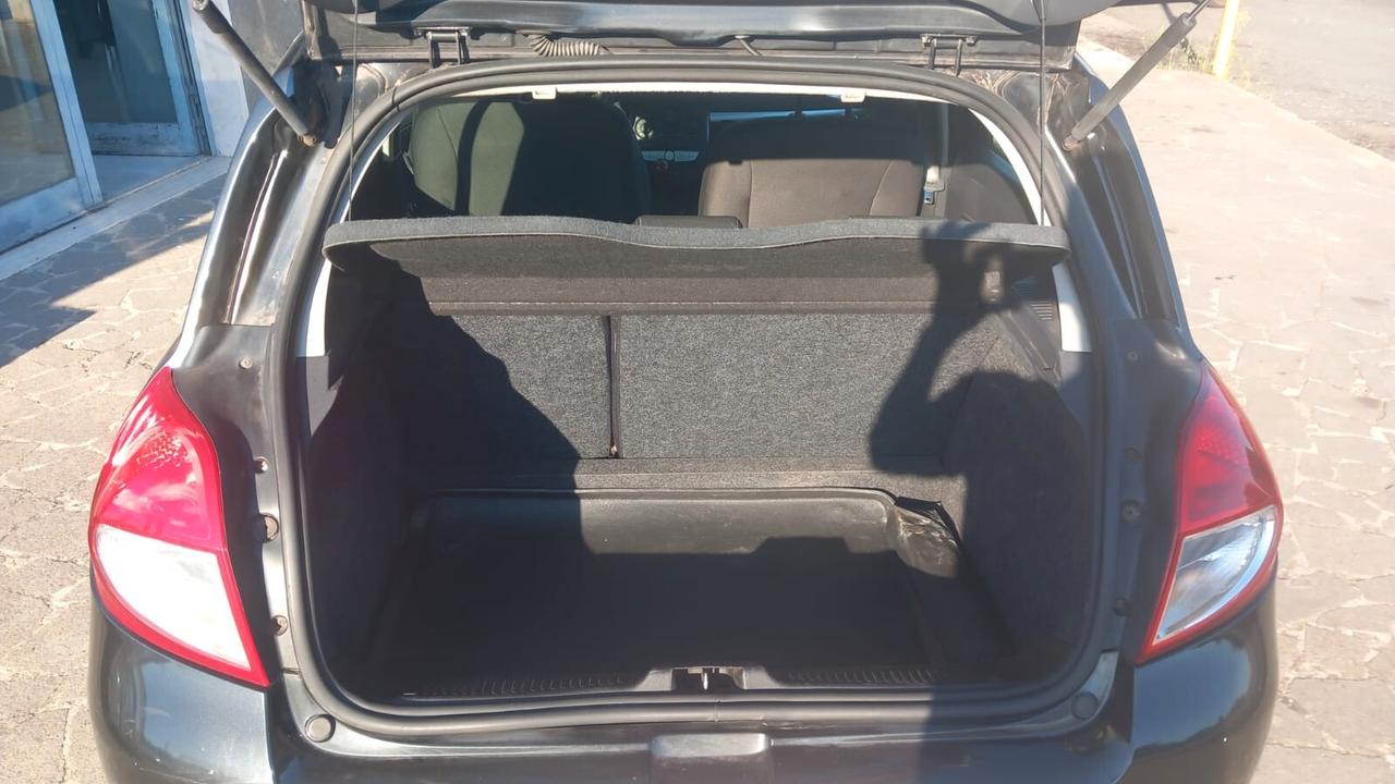 Renault Clio 1.2 16V 5 porte Dynamique