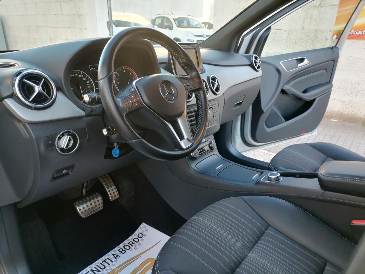 Mercedes B 200 CDI Autom Premium NAVI PELLE - 2012