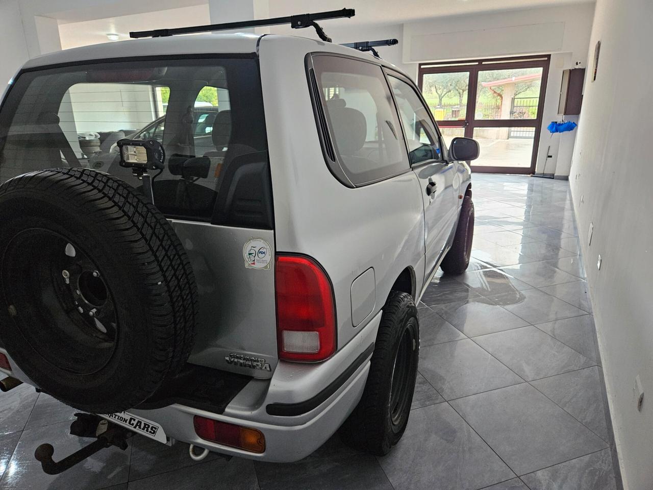 Suzuki Grand Vitara 1.6i 16V cat 3 porte