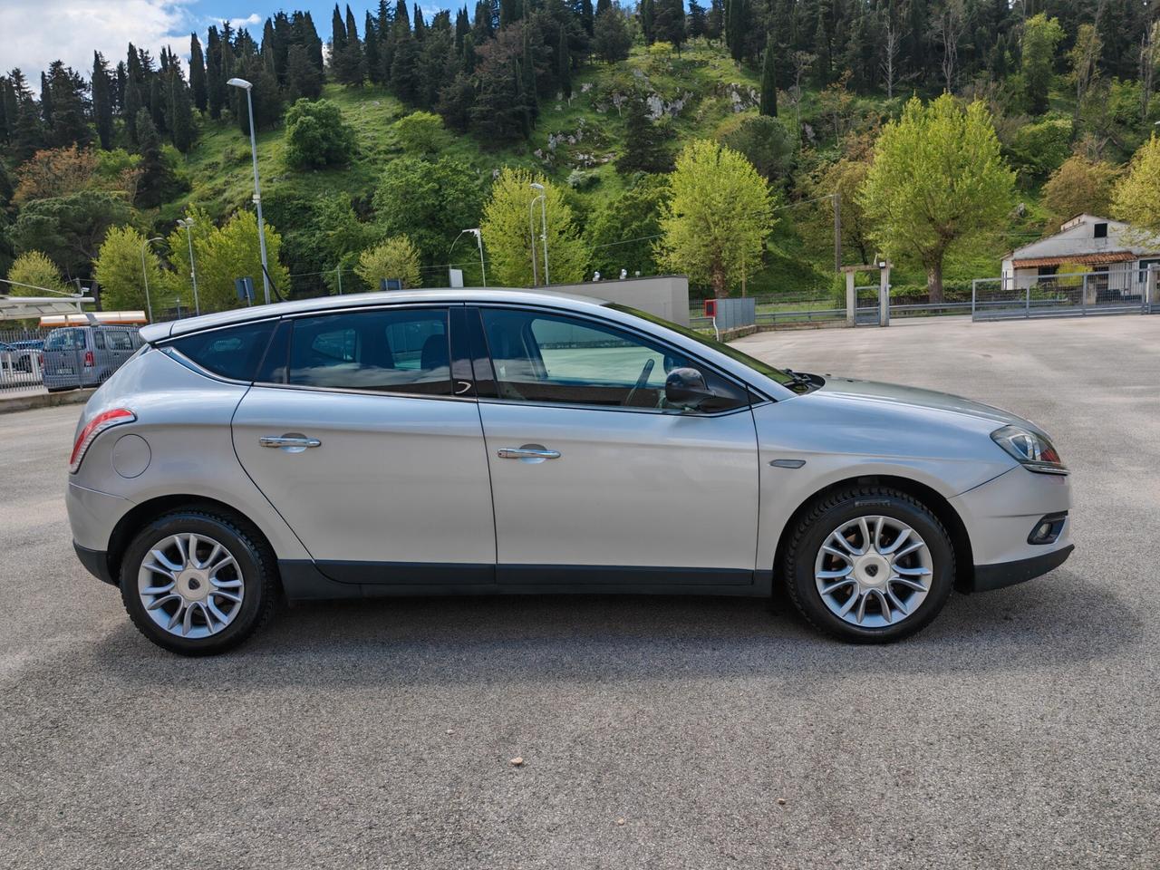 Lancia Delta 1.6 MJT DPF Gold