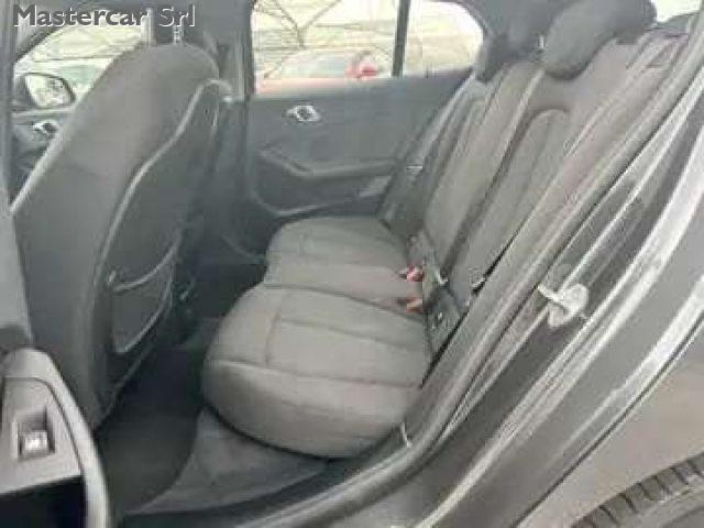 BMW 120 Serie 1 F40 120d xdrive Bus Adva auto GB628PB