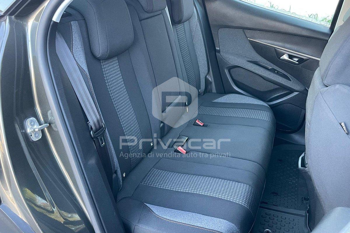 PEUGEOT 3008 BlueHDi 130 S&S Business