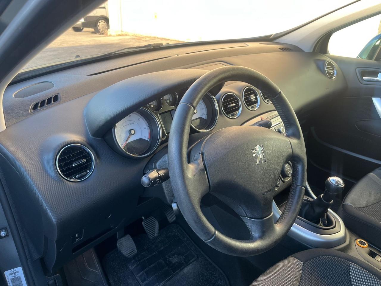 Peugeot 308 1.6 THP 150CV 5p. Féline 62000 km