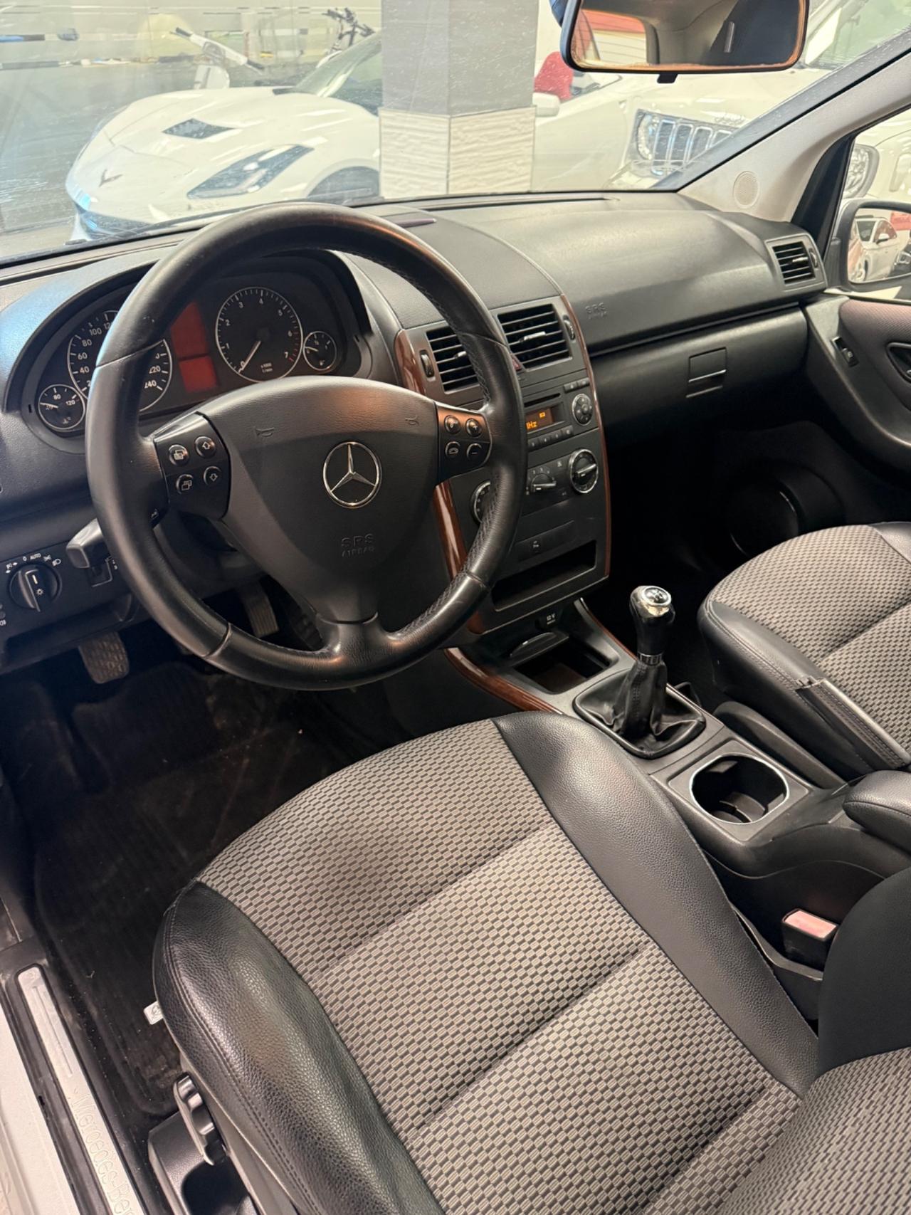 Mercedes-benz A 170 180 BlueEFFICIENCY Avantgarde