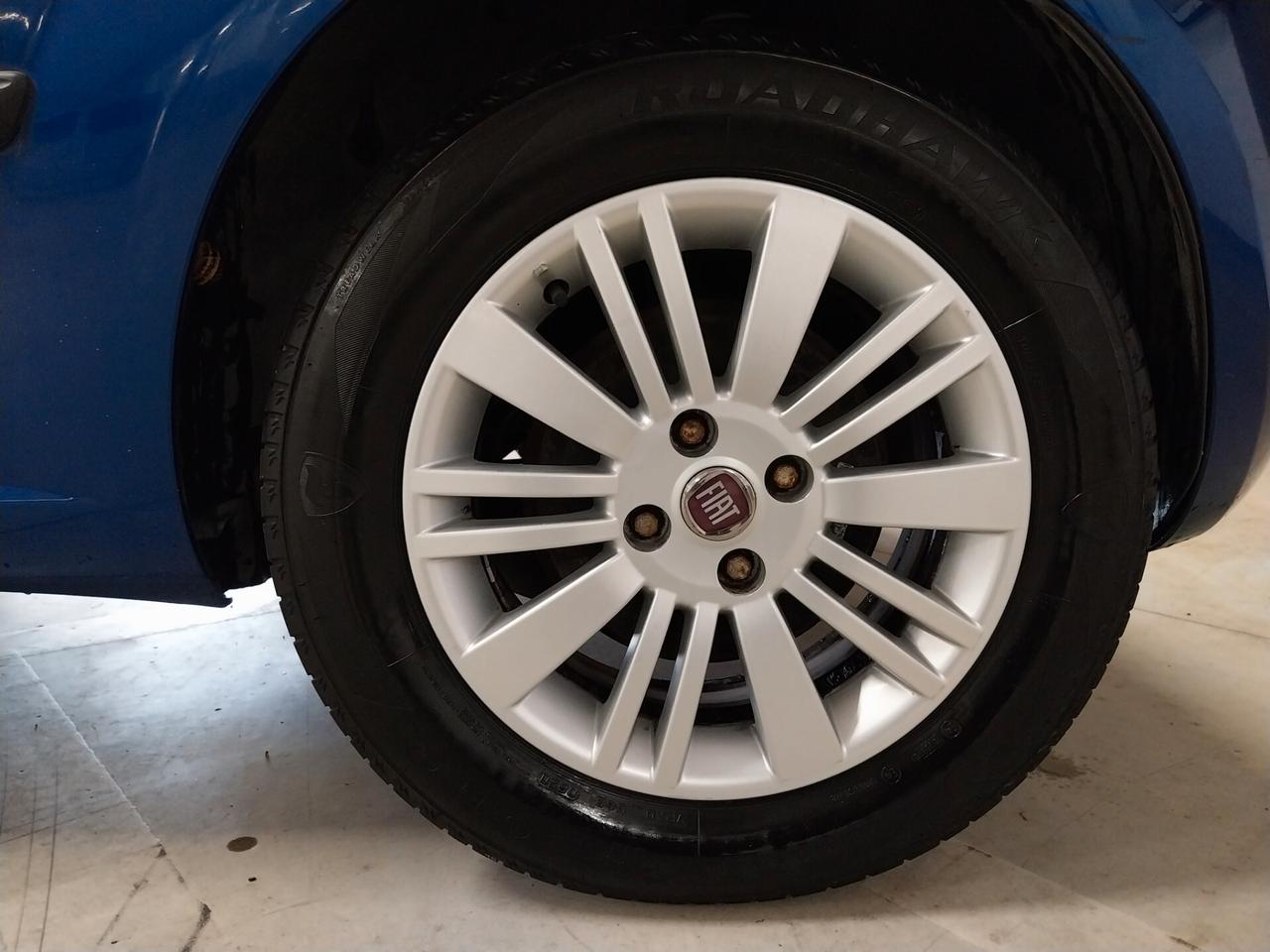 Fiat Grande Punto 1.3 MJT 90 CV 3 porte Emotion - ok neopatentati