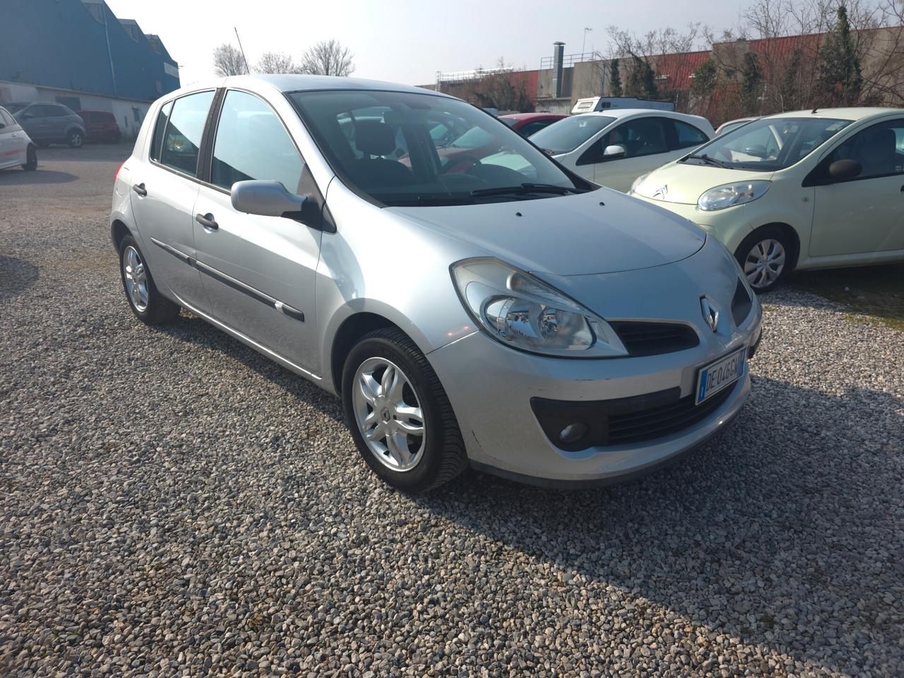 Renault Clio 1.2 16V 5 porte Confort