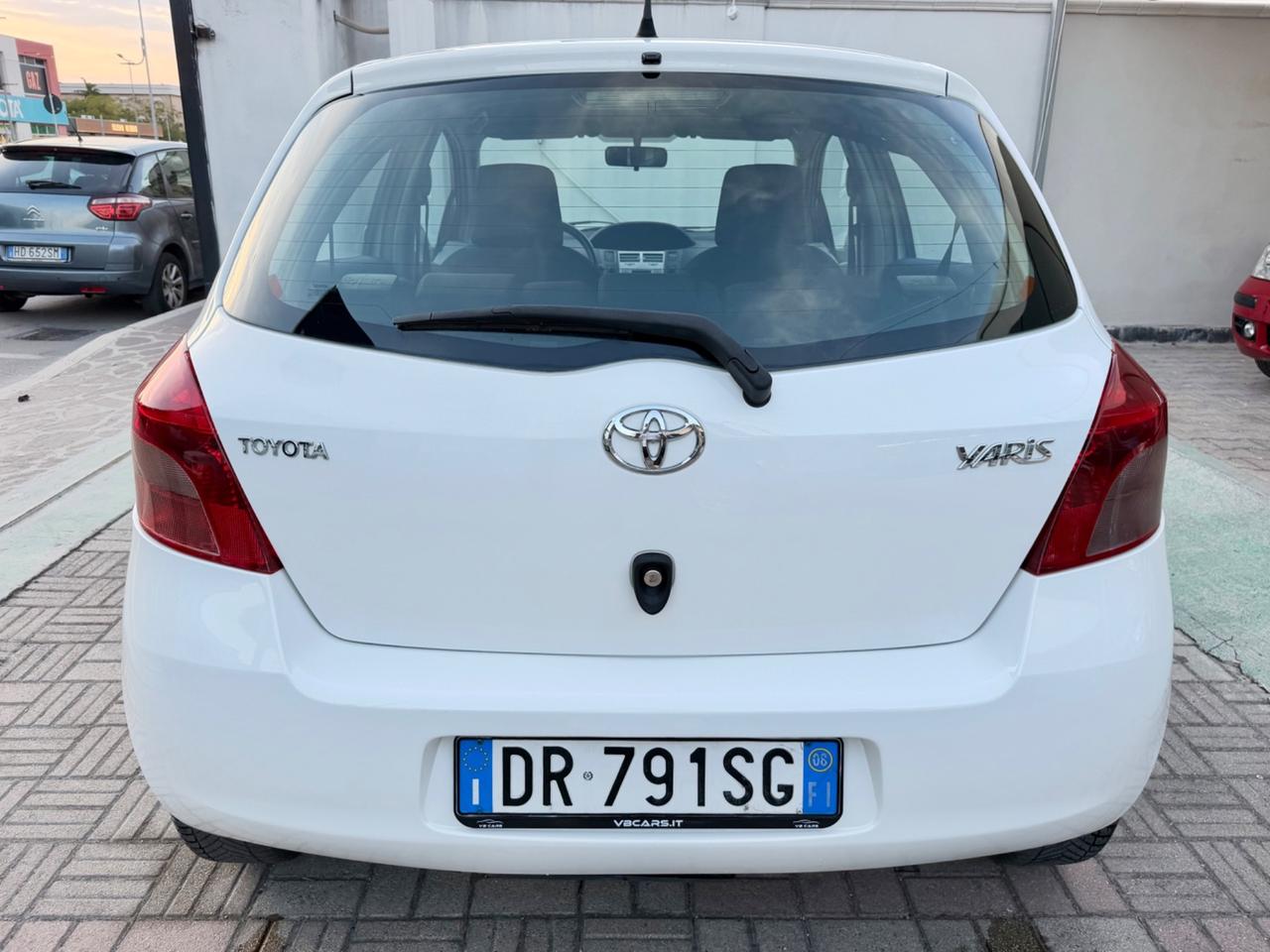Toyota Yaris 1.0 Sol - GARANZIA