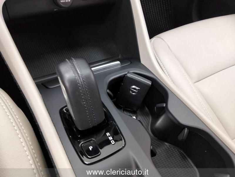Volvo XC40 B4 AWD Geartronic Momentum Pro