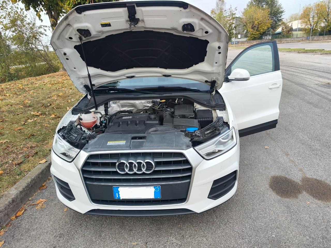 Audi Q3 2.0 TDI 120 CV Business