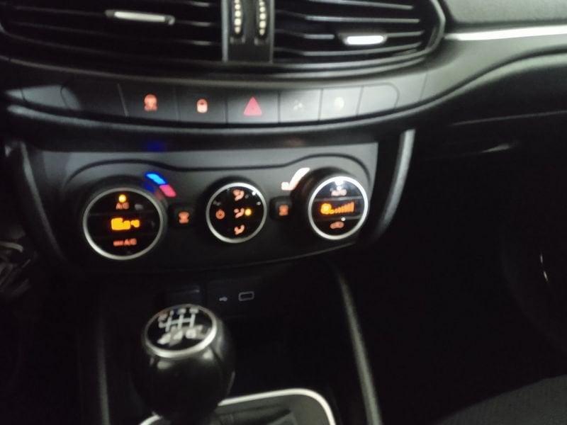 FIAT Tipo (2015-->) 1.6 Mjt S&S SW Lounge