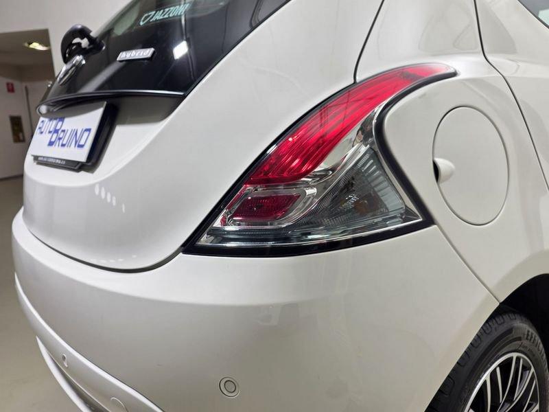 Lancia Ypsilon Ypsilon 1.0 firefly hybrid Alberta Ferretti s&s 70cv