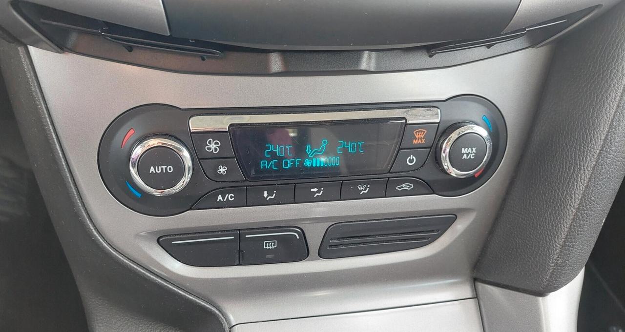 CONSUMI RIDOTTI -FORD FOCUS 1.6 -POCHI CHILOMETRI