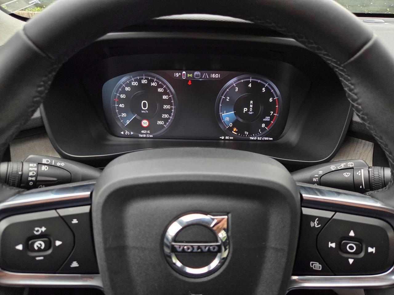 Volvo XC40 T2 automatico Core 129cv