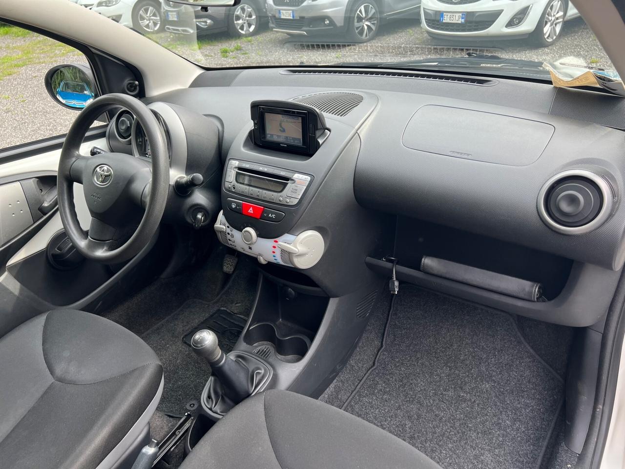 Toyota Aygo 1.0 12V VVT-i 5 porte Active Connect*NAVI*NEOPATENTATI