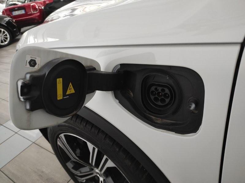 VOLVO XC40 (2017-->) - XC40 T5 Recharge Plug-in Hybrid Inscription
