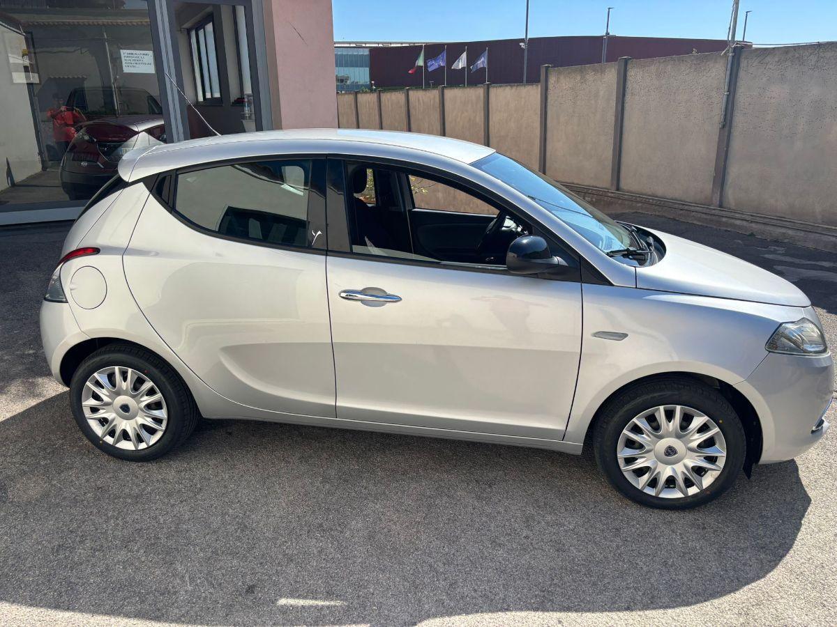LANCIA Ypsilon 1.2 69 CV 5 porte S&S Silver