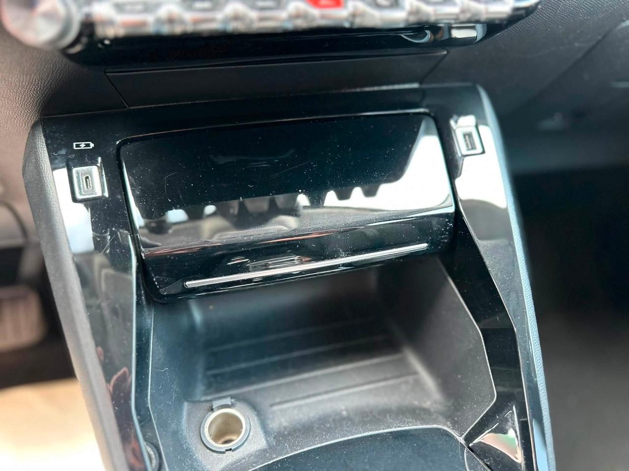 Peugeot 208 1.2 automatica neopatentati