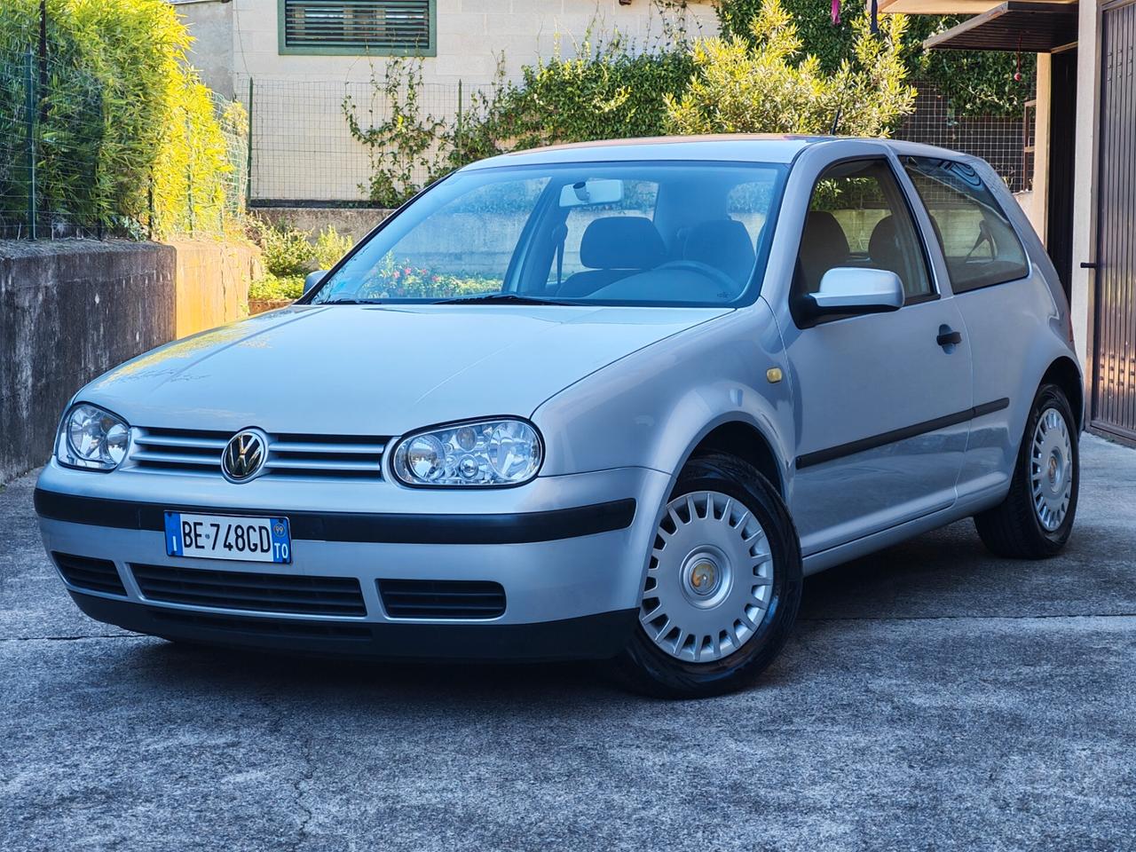 Volkswagen Golf 1.6 BENZINA 100cv / 86.000km / Unipro