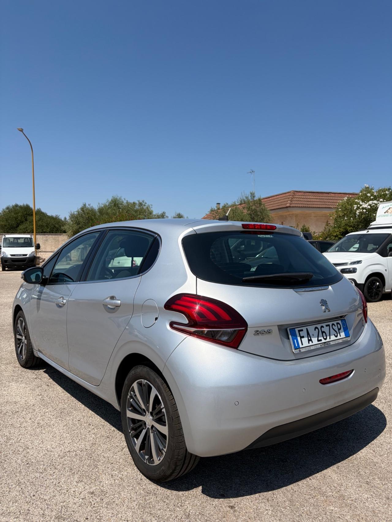 Peugeot 208 BlueHDi 75 5 porte Allure