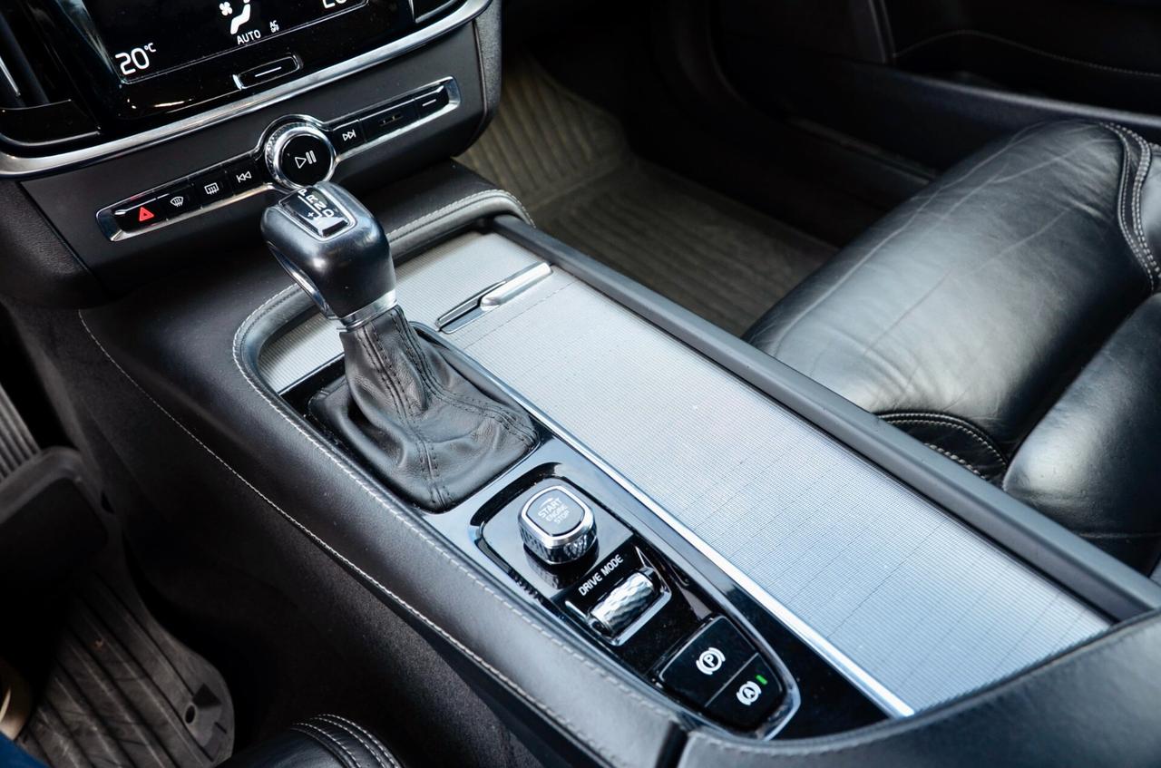 VOLVO V90 CROSS COUNTRY 2.0 OCEAN RACE D5 AWD 235cv GEARTRONIC, UFF ITALIANA, EURO 6B, FARI LED, NAVI, RETROCAMERA, PERMUTE