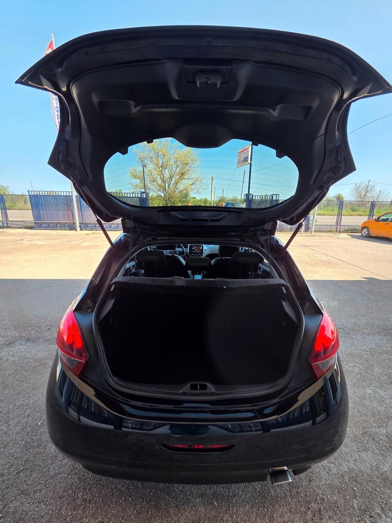 Peugeot 208 BlueHDi 120 S&S 5 porte GT Line