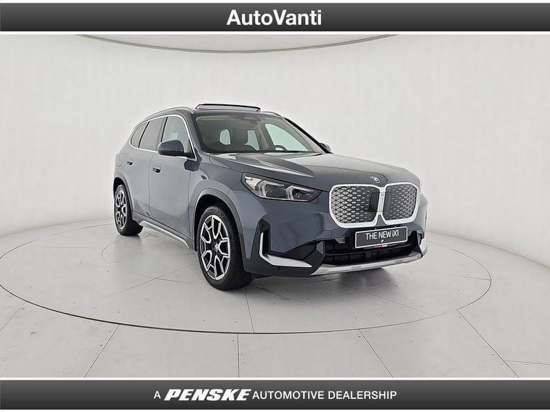 BMW iX1 eDrive 20 X-Line
