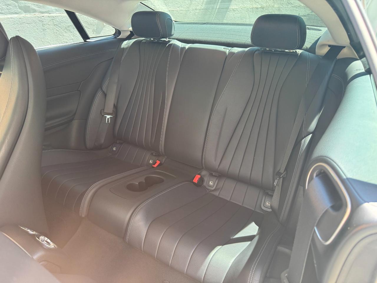 Mercedes-Benz E 220 D 4-MATIC COUPE SPORT