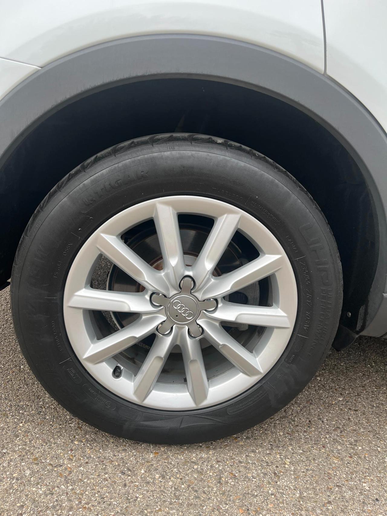 Audi Q3 2.0 tdi Business 150cv s-tronic