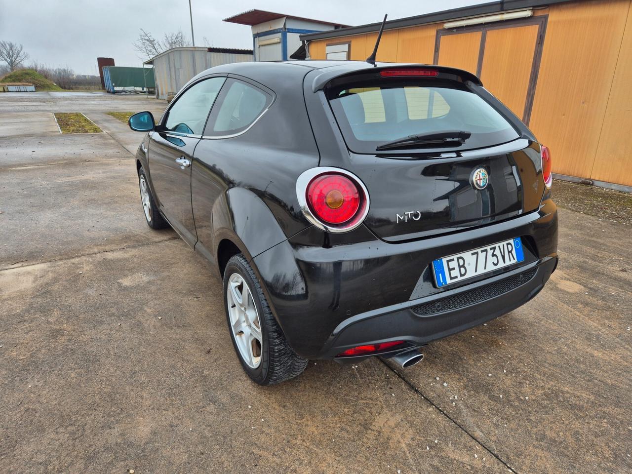 Alfa Romeo MiTo 1.6 JTDm 16V Distinctive Sport Pack