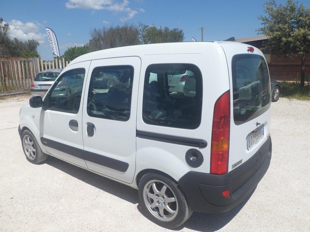 Renault Kangoo 5 posti autovettura