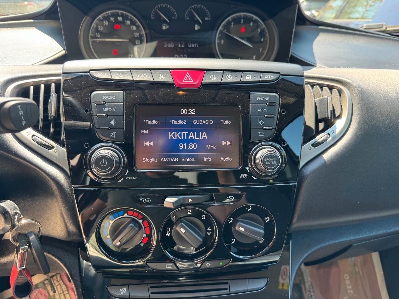 Lancia Ypsilon 1.0 FireFly 5 porte S&S Hybrid Ecochic Gold